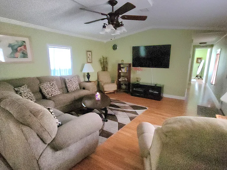 925 NW 127th Ct — Photo 10