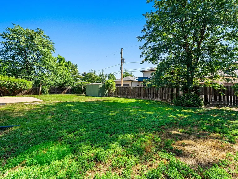 3260 S Bellaire St — Photo 18