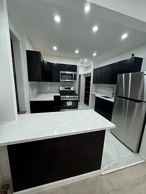 Rented by E Realty International Corp | media 4