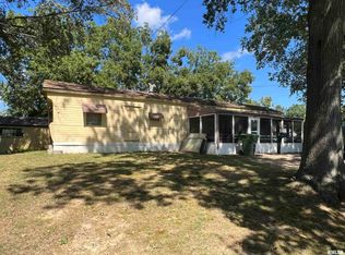 210 W 13th St, Johnston City, IL 62951
