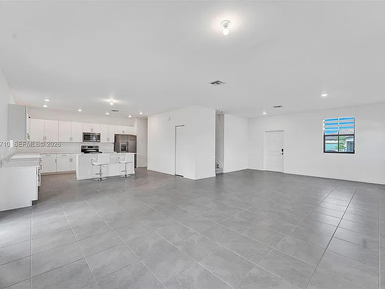 11904 SW 240th St — Photo 3
