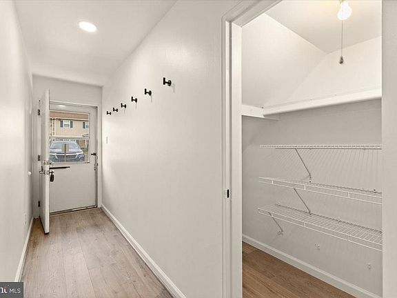 4th image of 25 Wexford Dr