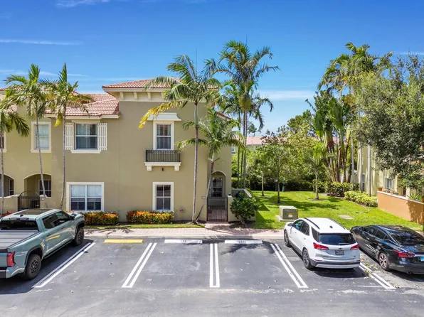 265 Lake Monterey Circle, Boynton Beach, FL 33426