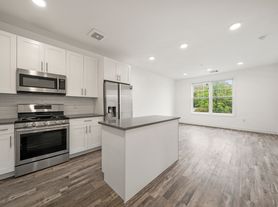 325 Main St, Little Ferry, NJ