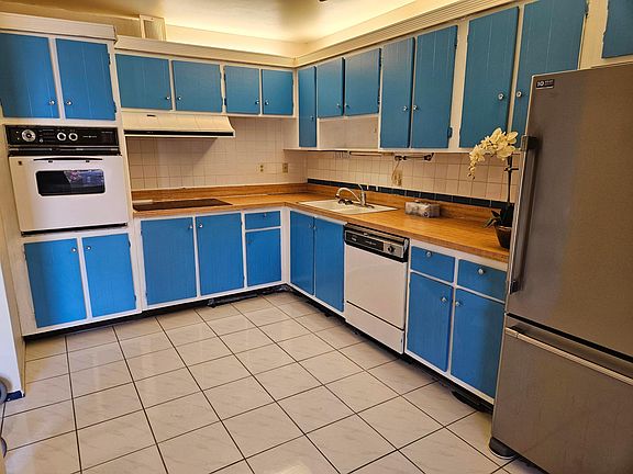 4th image of 2886 Fernley Drive E #73