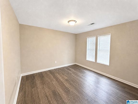 5th image of 650 Willow Bend Ln
