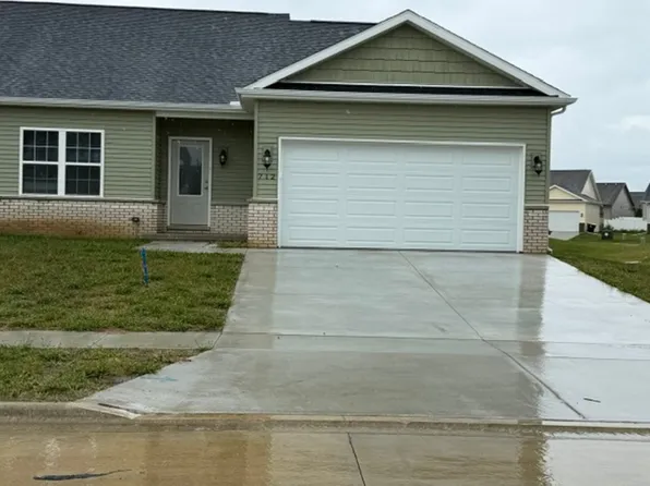 712 Debates St, Washington, IL 61571