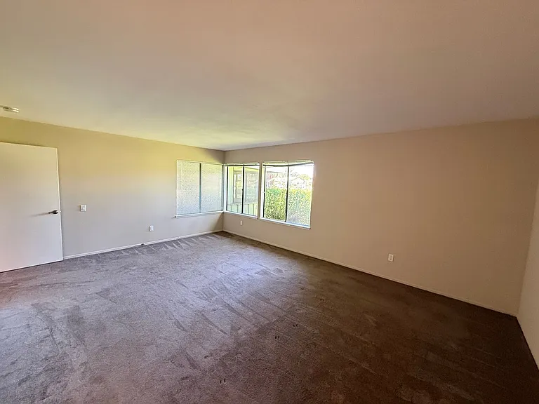 17105 Village 17 — Photo 19