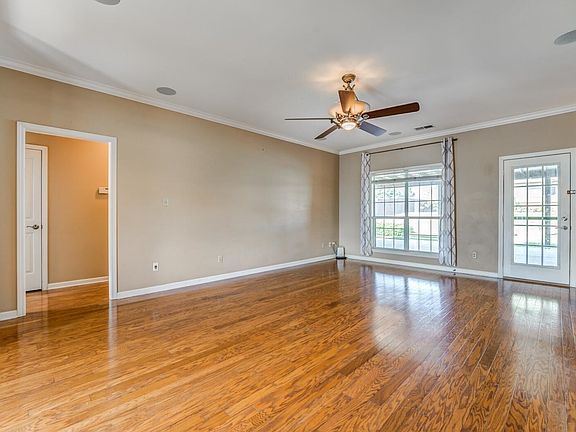 5th image of 805 Betty Boyd Ln