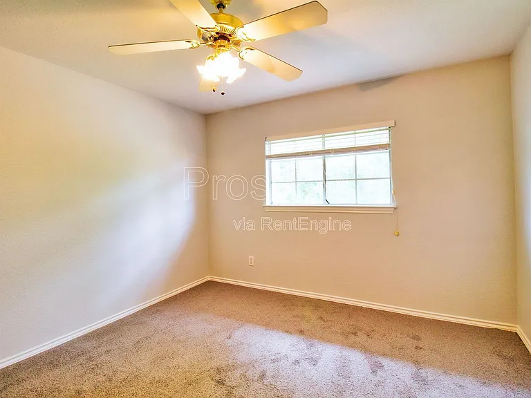 8435 Creekside Cir — Photo 10