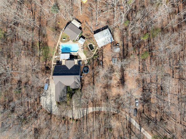 1298 Moorehead Pl, Pendleton, SC 29670