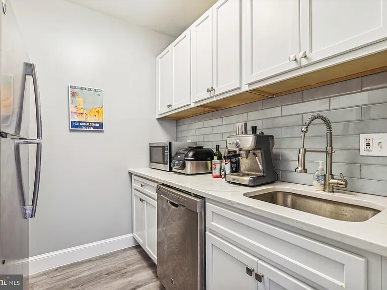 1125 Maryland Ave NE #16 — Photo 9