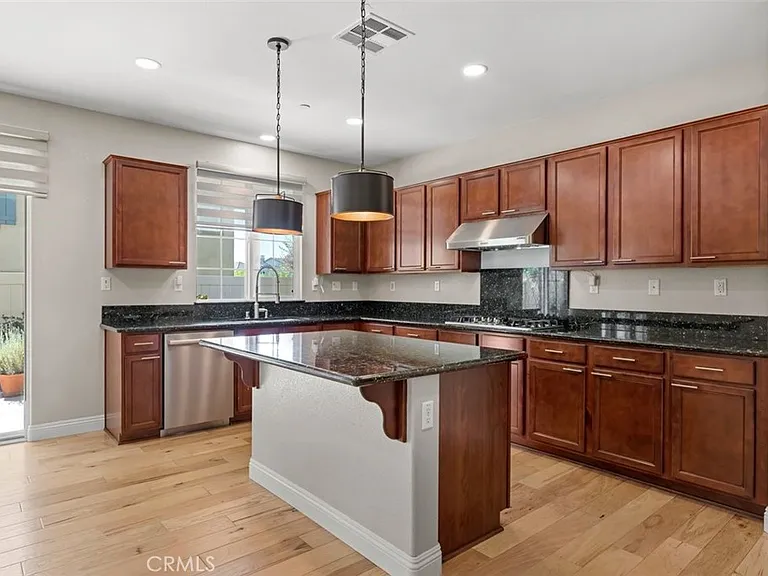 27425 Blackstone Rd — Photo 3