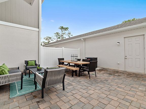 Paver courtyard for family cookouts