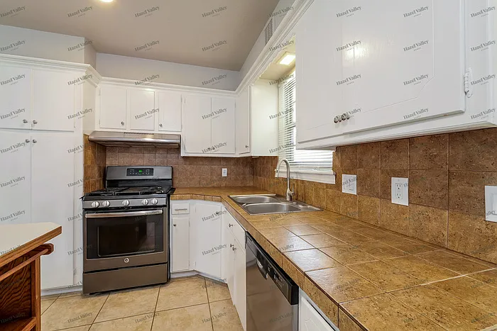 9517 N Georgia Ave — Photo 5
