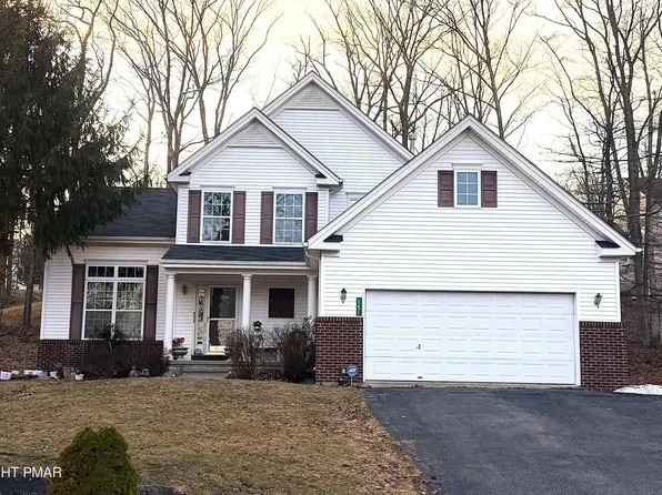 151 Kensington Dr, Bushkill, PA 18324