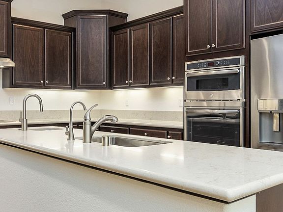Rio Vista QMI 3047 Kitchen
