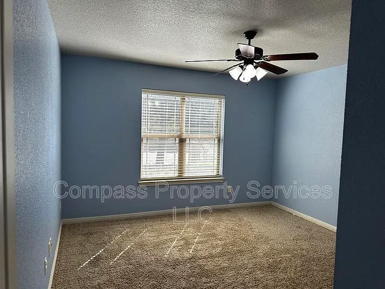 10412 Whitney Trce #10412 — Photo 12
