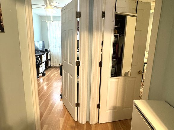 5th image of 3139 42nd St #2