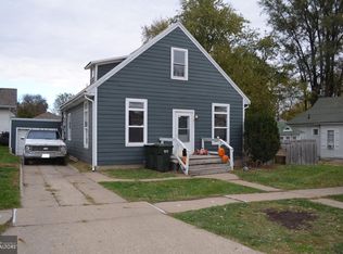 211 B Ave W, Oskaloosa, IA 52577