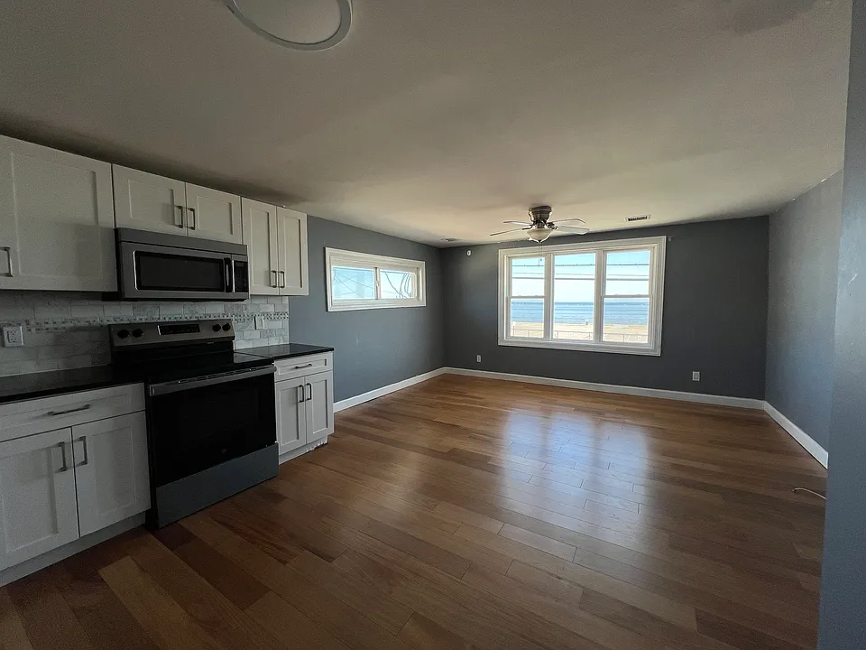 14 Bayville Ave #5