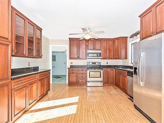 3rd image of 4295 Hollow Ct