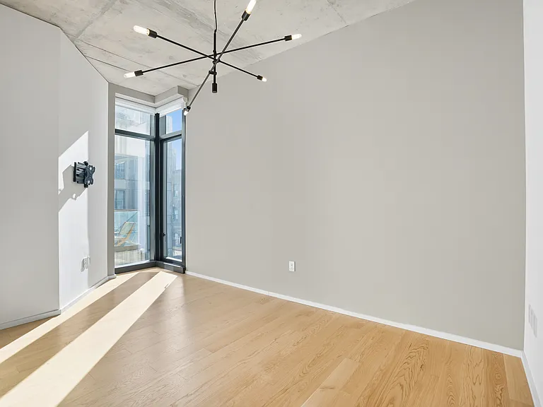 98 Front St #8S — Photo 1