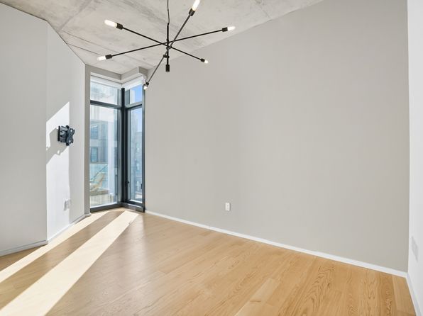 98 Front St #8S
