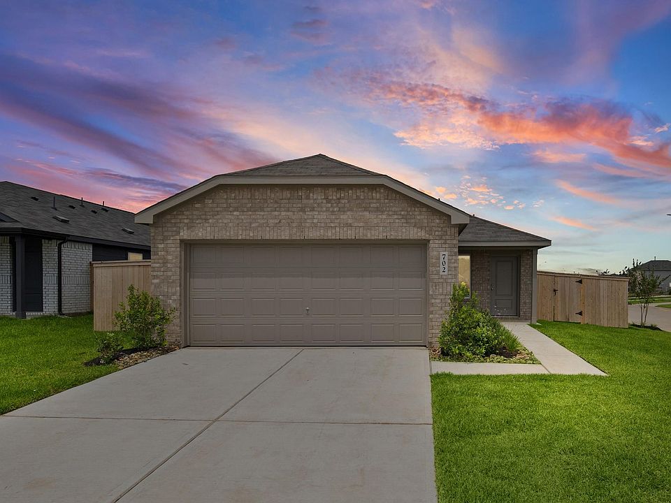1st image of 702 Umbrella Tree Dr