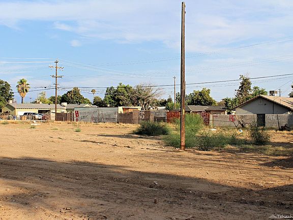 3rd image of 2222 N Kern St