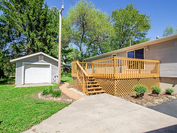 5th image of W2506 Circle Dr