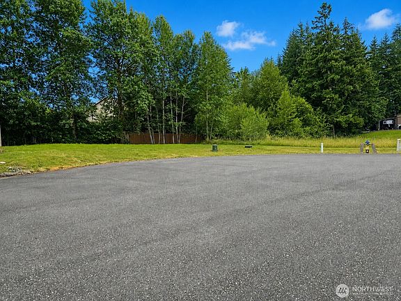 3rd image of 2322 Rosewood Lane
