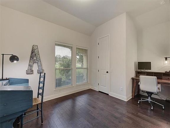 3rd image of 2211 Texas Spgs