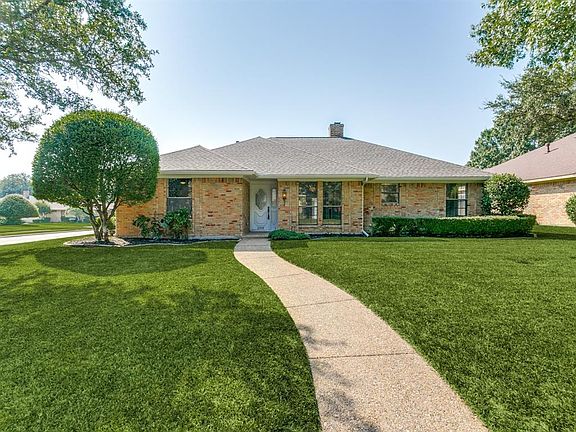 2nd image of 2308 Primrose Dr