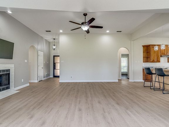 4th image of 7108 Westover Dr