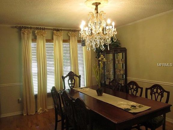 3rd image of 326 Valley Dr