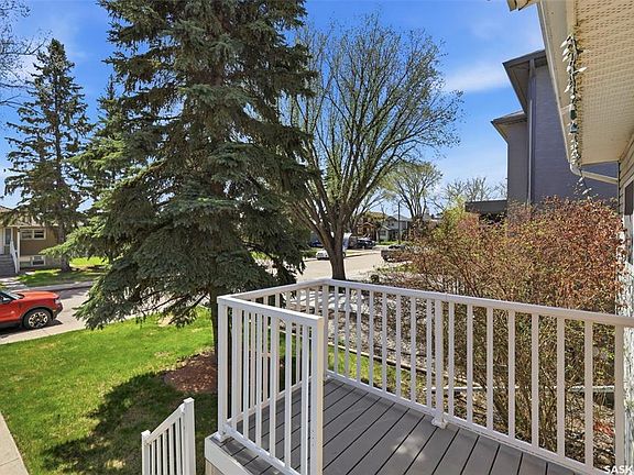 2nd image of 816 Empress STREET