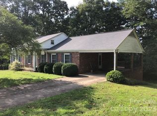 2964 Palmer Pl, Hudson, NC 28638
