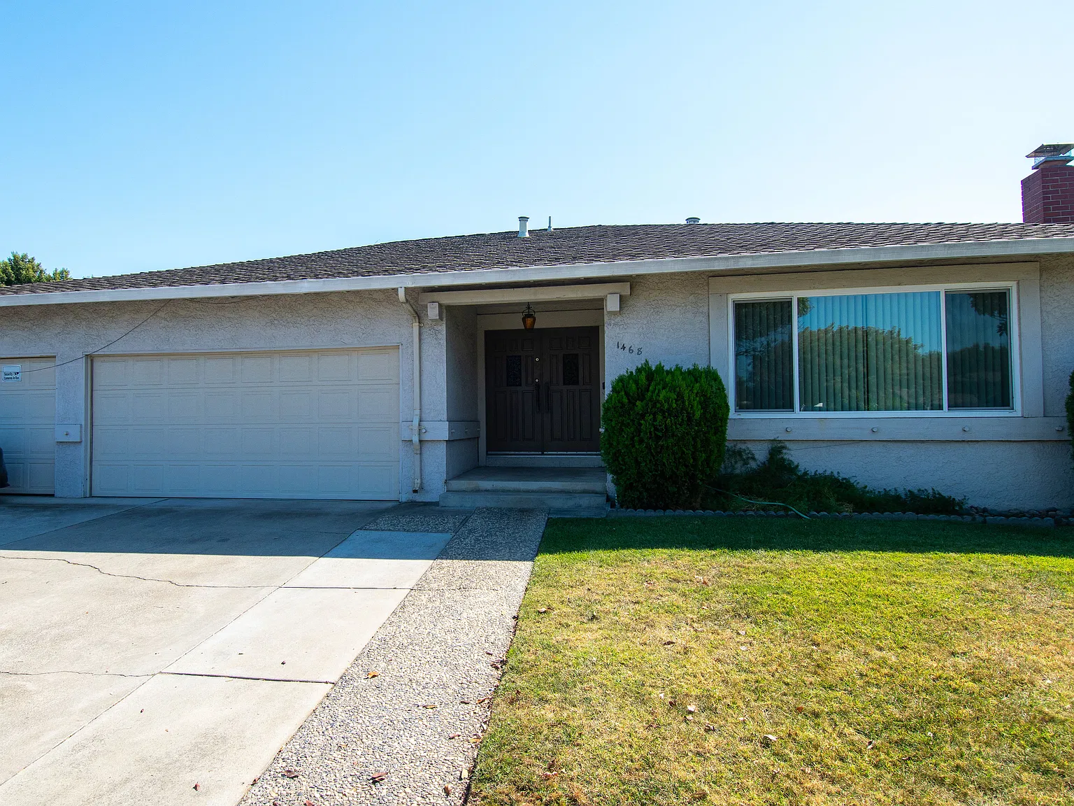 3 bed, 1400 sqft, $4,200 — Photo 1