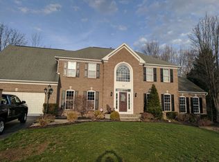 26 Chase View Rd, Fairport, NY 14450