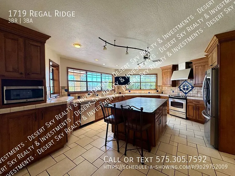1719 Regal Rdg — Photo 8
