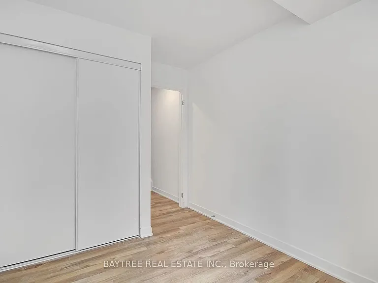 30 Ed Clark Gdns #Townhouse 4 — Photo 14