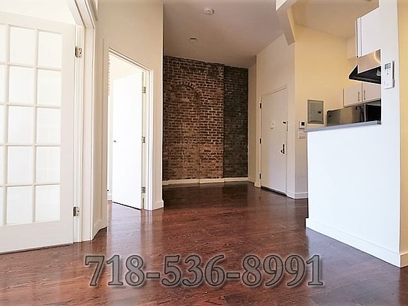 3rd image of 946 Fulton St #201