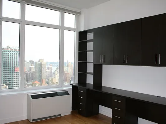 Rented by Sotheby's International Realty | media 12