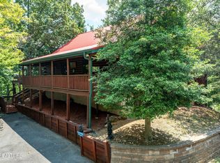 3529 Peggy Ln, Pigeon Forge, TN 37863