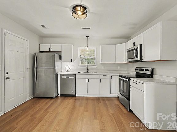 4th image of 3563 Burkland Dr