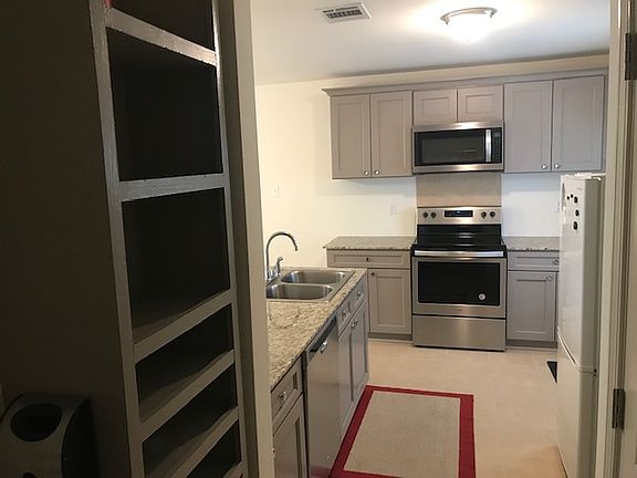 2nd image of 1036 S Arceneaux Ave