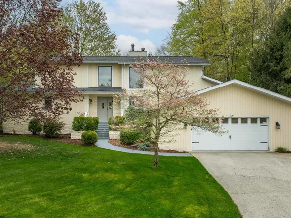 2254 Lakeside Ests, Morgantown, WV 26508