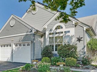 27 Tuscany Cir, Manchester, NJ 08759