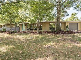 819 Kinyon Ct, Saint Louis, MO